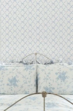 LoveShackFancy Baby Bow Wallpaper