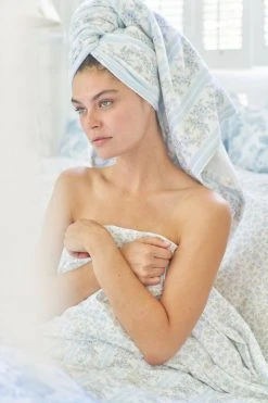 LSF Marigold Wreath Bath Towel