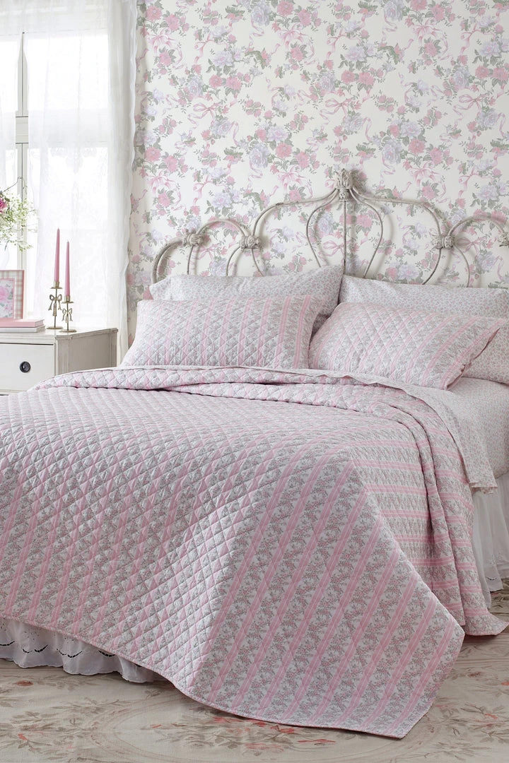 LSF Marigold Wreath Quilt And Sham Set 10 LSF Marigold Wreath Quilt And Sham Set