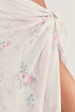 LoveShackFancy Rosa Beaux Linen Beach Throw